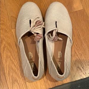 NWOT Toms Rose Gold Tassel Flats Size 11